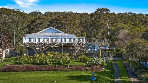 Hardys Bay Casa | 'Torcello - Waterfront on the Bay' by Accom Holidays