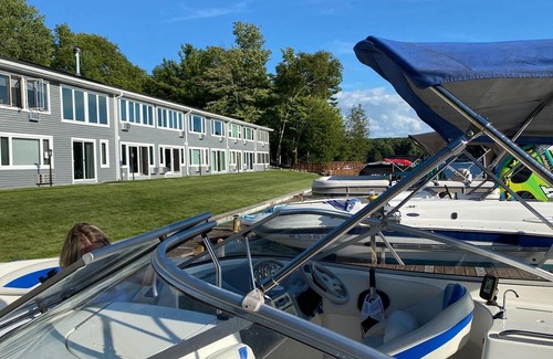 Clam River Condominio | Torch Lake, a Short Boat Ride Away from this Clam Lake Efficiency Condo