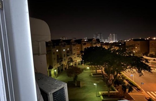 Ashdod Apartamento | דירת דופלקס מהממת באשדוד בעלת 4 חדרי שינה וסלון הכוללת 4 מיטות זוגיות