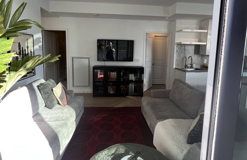 Humber Bay Shores Apartamento | Toronto Getaway! 2bed 2bath Lake at your door