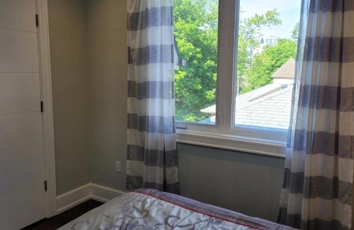 Willowdale Casa | Toronto Modern House guest room