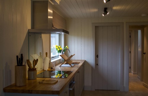 Ledgowan Cabaña | Torran Cottage - A cosy country cottage set in dramatic Scottish landscape