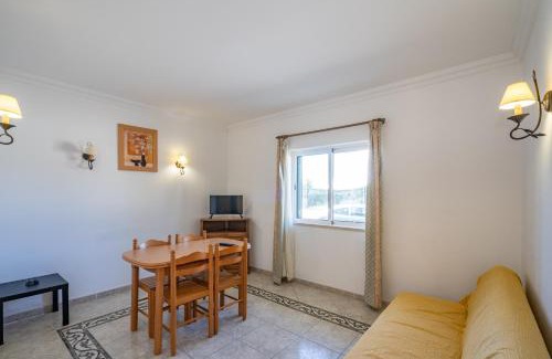 The Strip Apartamento | Torre da Aldeia by Umbral