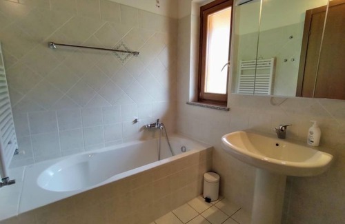 Porto Valtravaglia Apartamento | Apartamento Torre del Lago en Porto Valtravaglia - 4 personas, 2 dormitorios