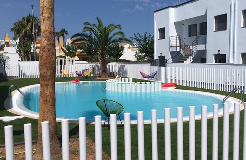 Pueblo Latino Apartamento | Torrebeach
