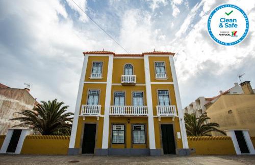 Torreira Casa | Torreira . Yellow Beach Pavilion