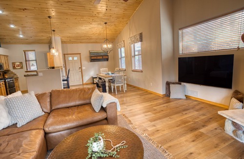 Torreon Cabina | Torreon Cardinal Landing Cabin With Party Garage