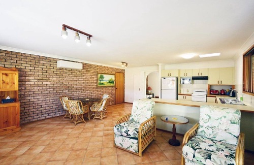 Old Bar Casa | Toso Viti( Life is Good)