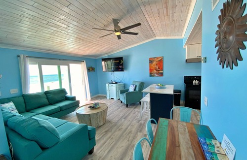 Surf Side Shores Casa | Total Facelift! Beachfront & Dog Friendly!