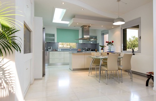Atsipópoulon Villa | Total privacidad, piscina y gran jardín, bañera de hidromasaje. ¡Localizado al lado de la ciudad de Rethymno!