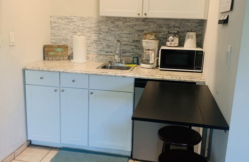 Garden Isles Apartamento | Totally Private Studio -- Private Entry -- Newly Renovated - fits 3 people