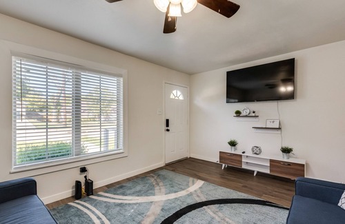 Rockwall Casa | Totally Updated - Charming Bungalow!
