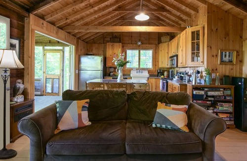 Colchester Cabina | Tots Cabin of Braeloch