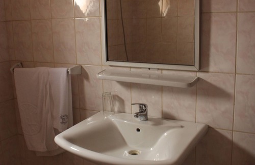 Yaounde Hotel | Tou'Ngou Hotel