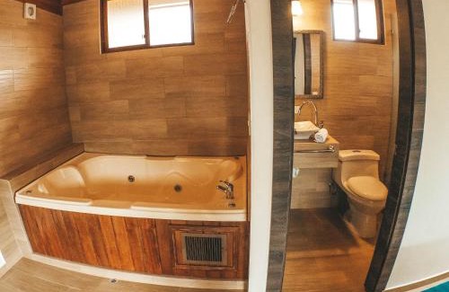 Mindo Apartamento | Toucan Platinum Suites Aparthotel