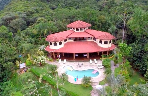 Barú Villa | Tucanes, montañas y cascadas! Jungle Villa w / personal completo.