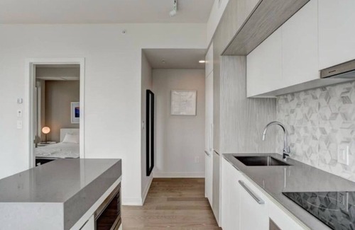 Ville-Marie Apartamento | Tour des Canadiens 2 | 28th floor with panoramic city view | 2 bdrms, 2 bathrms