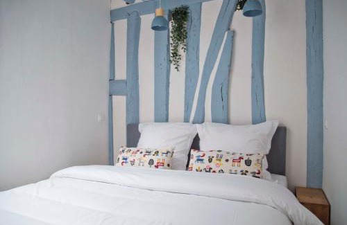 Arsenal Apartamento | Tour Eiffel view, Top Floor Apt Marais Vosges