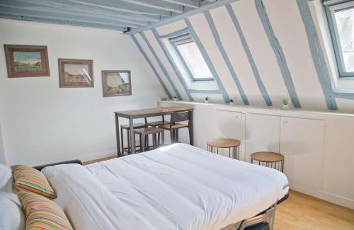 Arsenal Apartamento | Tour Eiffel view, Top Floor Apt Marais Vosges