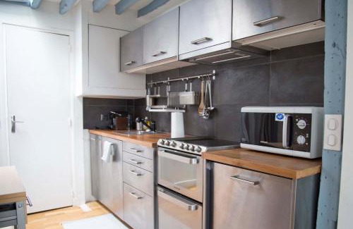 Arsenal Apartamento | Tour Eiffel view, Top Floor Apt Marais Vosges