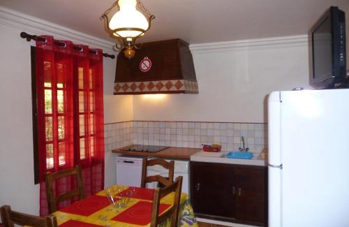 Vidauban Apartamento | tourist furniture garden level