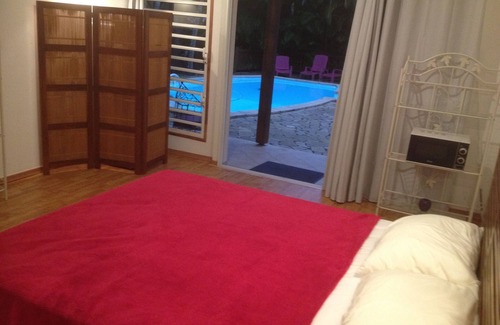 Le Gosier Casa | SALA DE TURISTA 2/3 PERSONAS en una piscina señal verde PACÍFICA