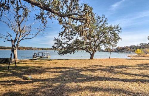 Tow Casa | Tow Retreat on Lake Buchanan with Dock and Kayaks!