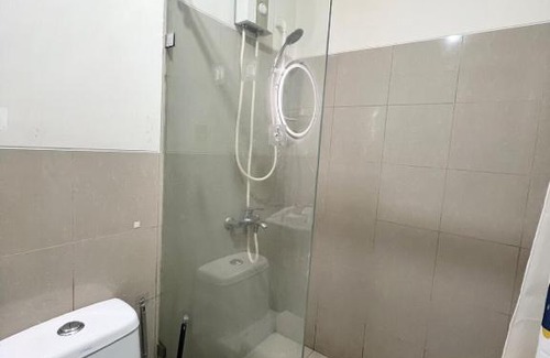 Pio del Pilar Apartamento | Tower 1 Rm 305 FREE Parking, FREE Pool, Balcony, 1Bedroom 4 beds
