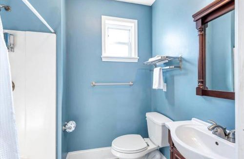 St. Louis Casa | Tower Grove Two-Story Cozy Unit for Groups STL side a