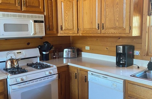 Wisconsin Dells Casa | Towering Pines Lodge: A Hidden Haven 10 Miles from Wisconsin Dells