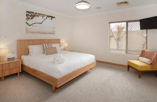 Busselton Casa | Town Central Entertainers Delight