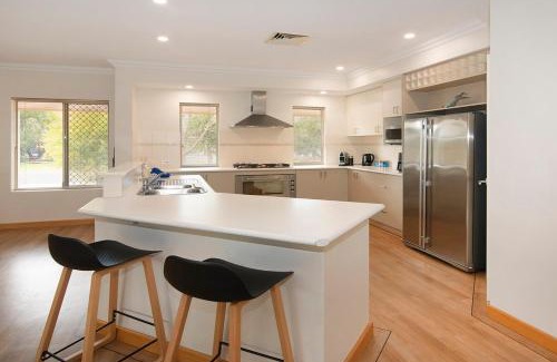 Busselton Casa | Town Central Entertainers Delight