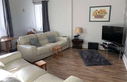 Langholm Apartamento | Town centre with cafe , hotels and shops on the doorstep