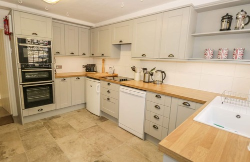 Penny Bridge Cabaña | Town End Farmhouse, PUENTE NEWBY