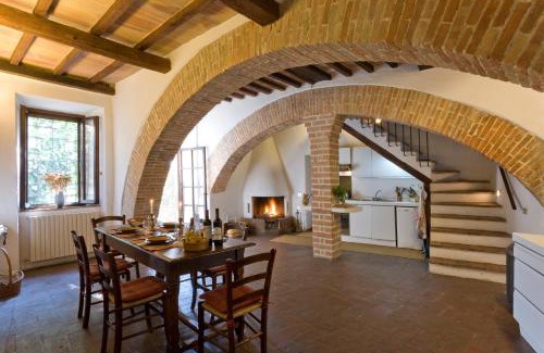 Todi Casa | Town House with Garden and Piano