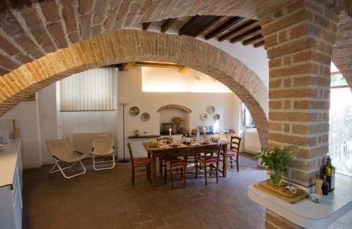 Todi Casa | Town House with Garden and Piano
