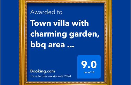 Cashel Casa | Town villa with charming garden, bbq area & Sleeps 6
