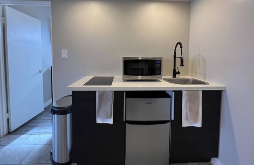 Downtown Las Vegas Hotel | Towne and Country Motel