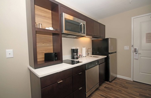North Charleston Hotel | TownePlace Suites by Marriott Charleston-North Charleston
