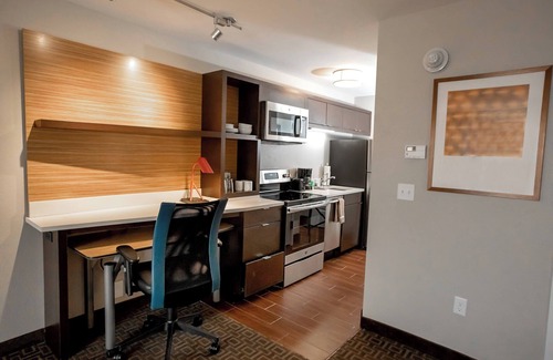 Buechel Hotel | TownePlace Suites by Marriott Louisville Airport