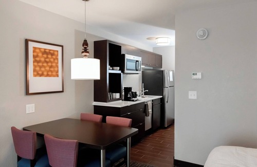 Buechel Hotel | TownePlace Suites by Marriott Louisville Airport