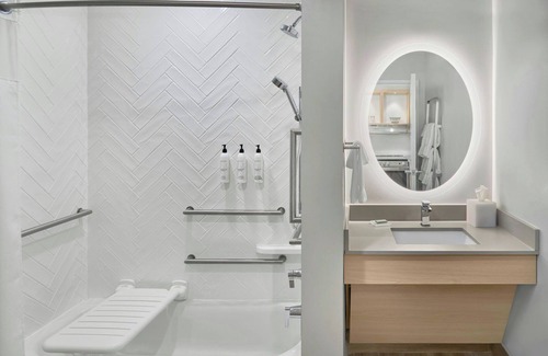 Lansing Hotel | TownePlace Suites by Marriott Lansing North