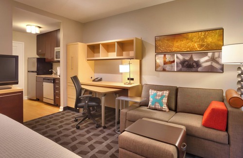 West Omaha Hotel | TownePlace Suites by Marriott Omaha West