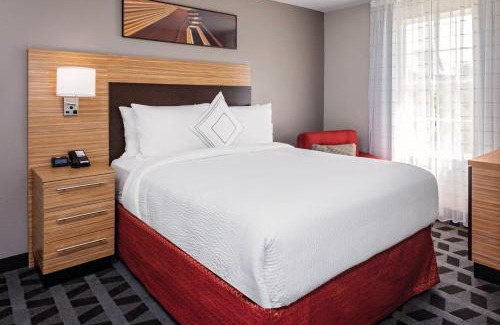 Legacy Park Hotel | TownePlace Suites by Marriott Dallas Plano/Legacy