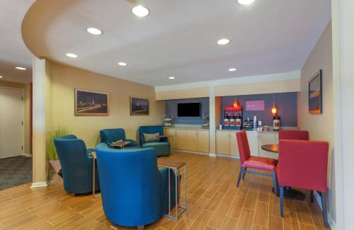 Huntsville Hotel | TownePlace Suites Huntsville