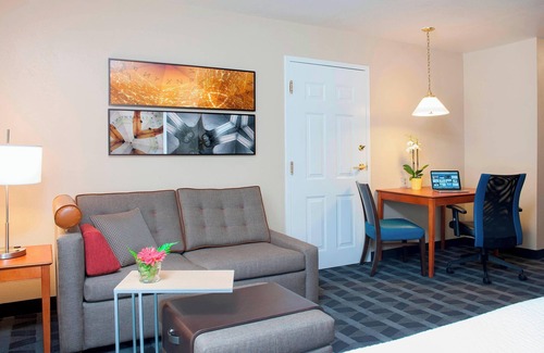 Indianapolis Hotel | TownePlace Suites Indianapolis Keystone