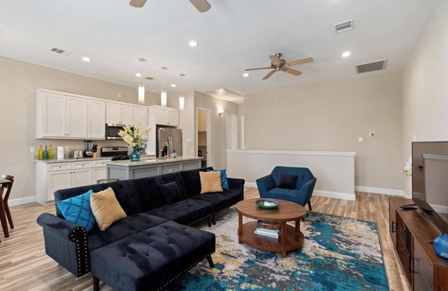 Garden Oaks Casa | Casa de pueblo para estadías prolongadas (sin muebles o con muebles de alquiler)