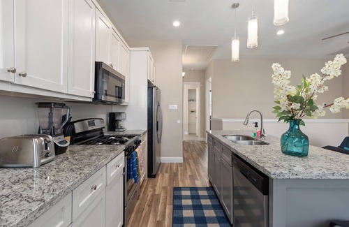 Garden Oaks Casa | Casa de pueblo para estadías prolongadas (sin muebles o con muebles de alquiler)