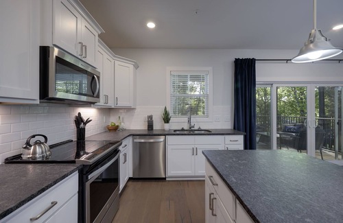 Gallatin Casa | Townhome next to Old Hickory Lake and Gallatin Marina! 30 mins from Nashville!