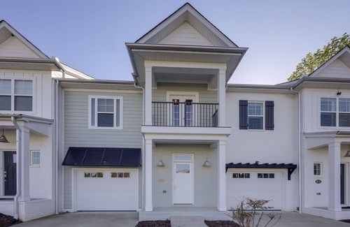 Gallatin Casa | Townhome next to Old Hickory Lake and Gallatin Marina! 30 mins from Nashville!